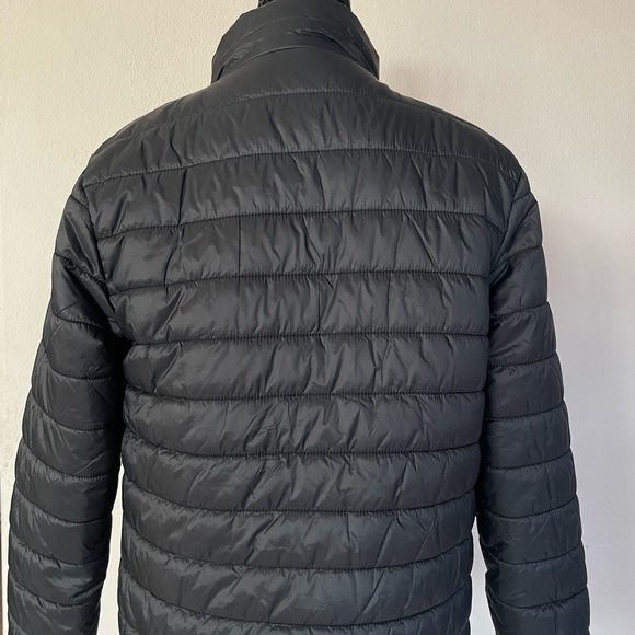 Puffer jacket size small - Picture 2 of 3